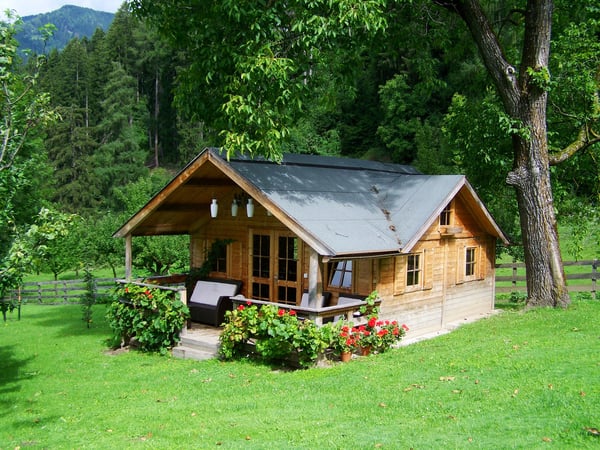 small-wooden-house-906912_1920