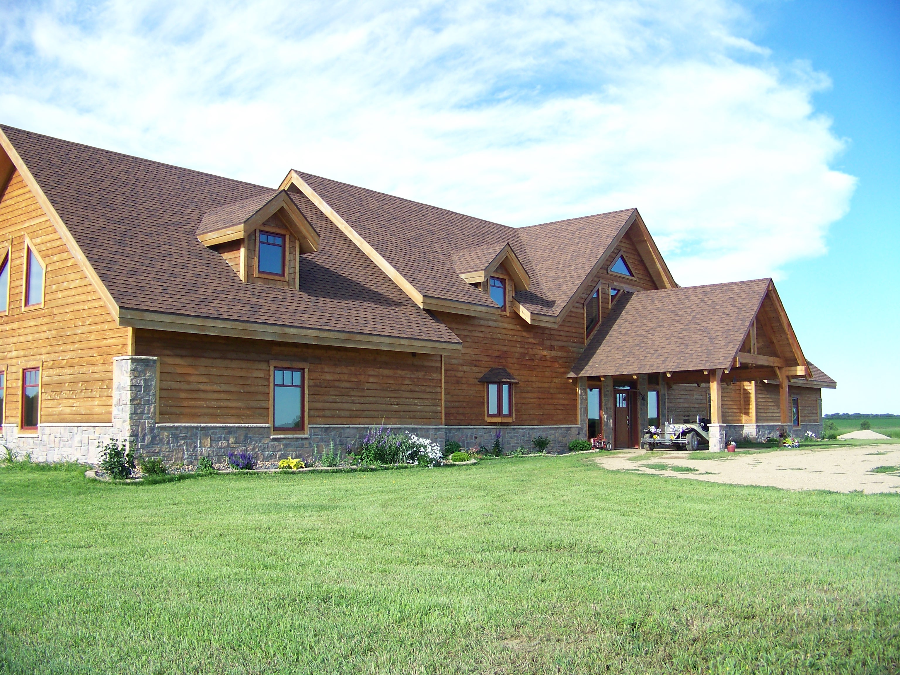 Six Great Reasons to Enclose Your Timber Frame Home in SIPs